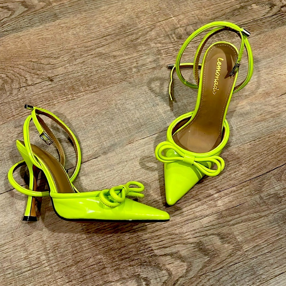 Size 6 point heel
